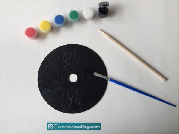 简单实用的DIY大班美术刮画教案--光盘刮画