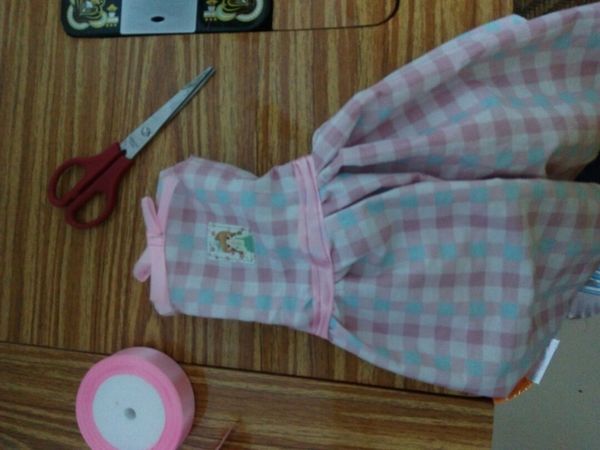 DIY手工布艺娃衣简单的蓬蓬裙教程图解
