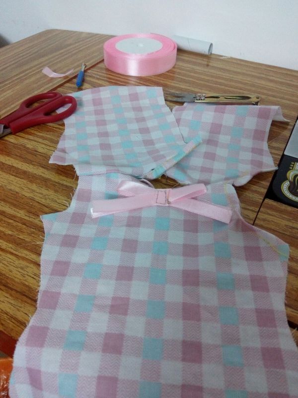 DIY手工布艺娃衣简单的蓬蓬裙教程图解